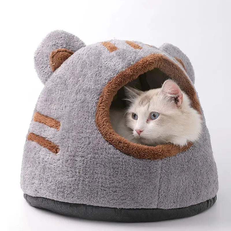Cozy Bear Head Pet Bed: Warm Cave Nest for Cats & Small Dogs