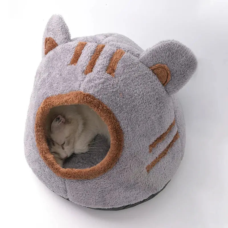 Cozy Bear Head Pet Bed: Warm Cave Nest for Cats & Small Dogs